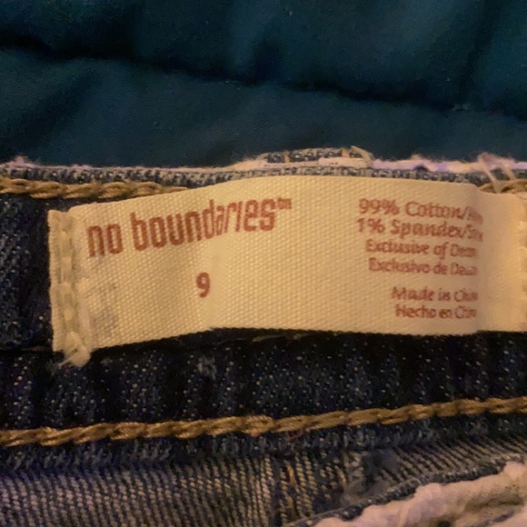 Adorable size 9 No Boundaries shorts - Picture 3 of 4